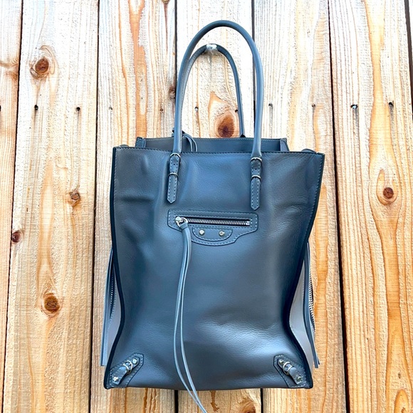 NWOT LA BOTTEGA Gray Leather Zip Tote